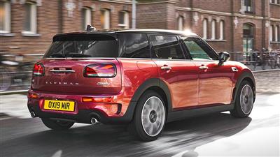 نمای عقب مینی کلابمن با مکانیزم متفاوت باز شدن درها